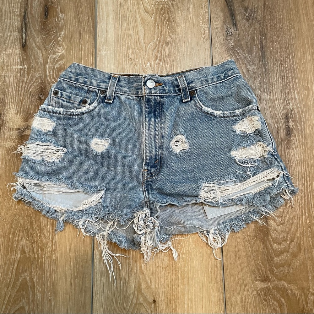 Vintage Levi’s 550 Cut Off Shorts